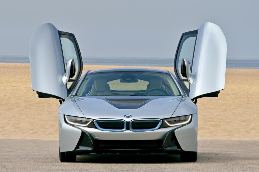  BMW i8 2014 года  (фото 95 из 180)